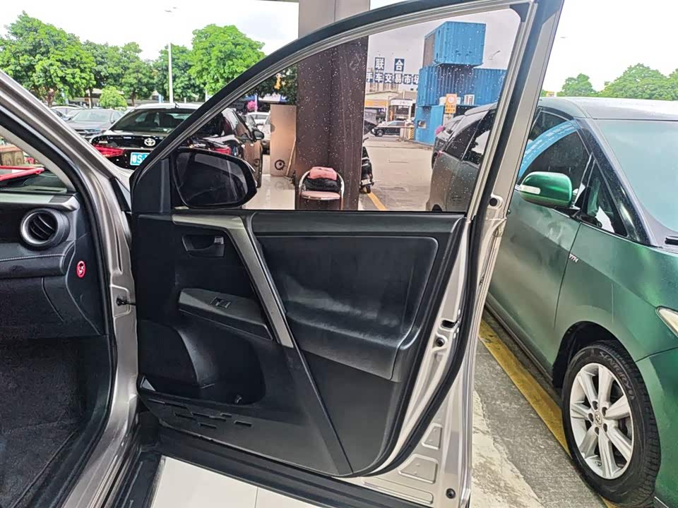 Toyota RAV4 Rongfang