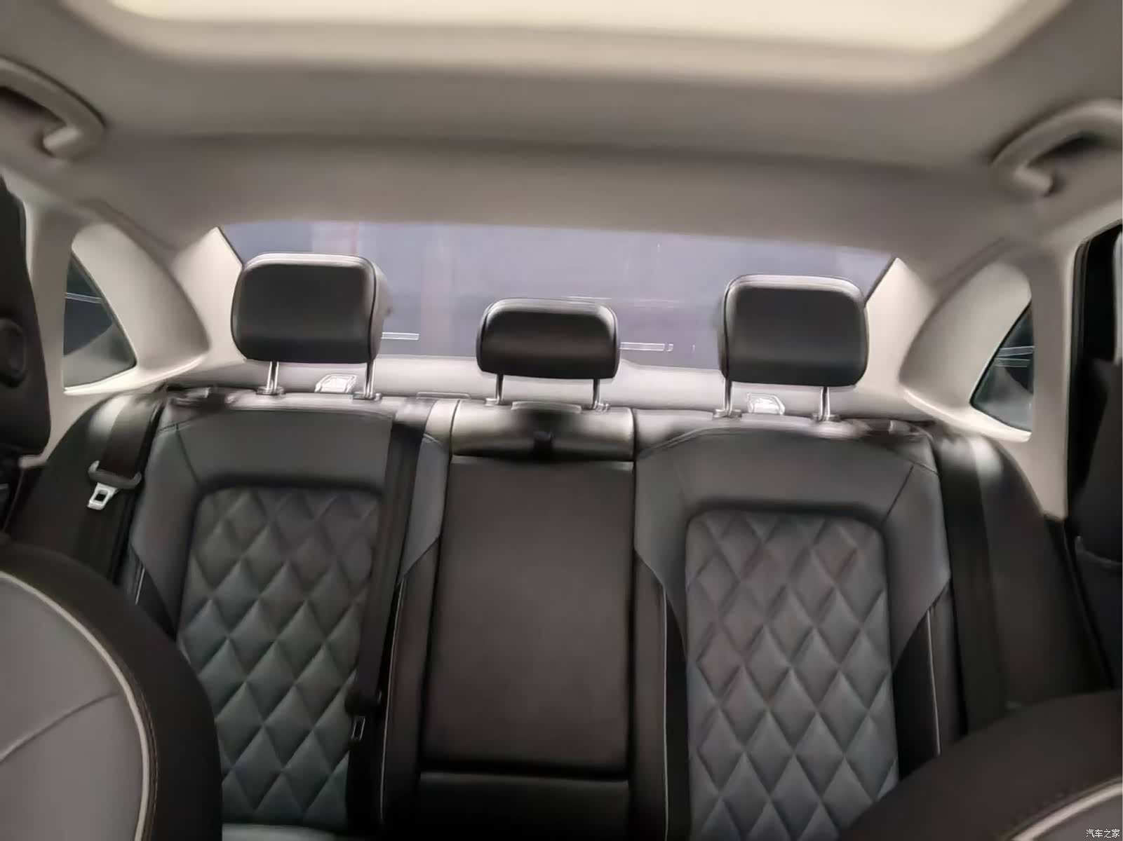 Volkswagen Sagitar, 2025 16