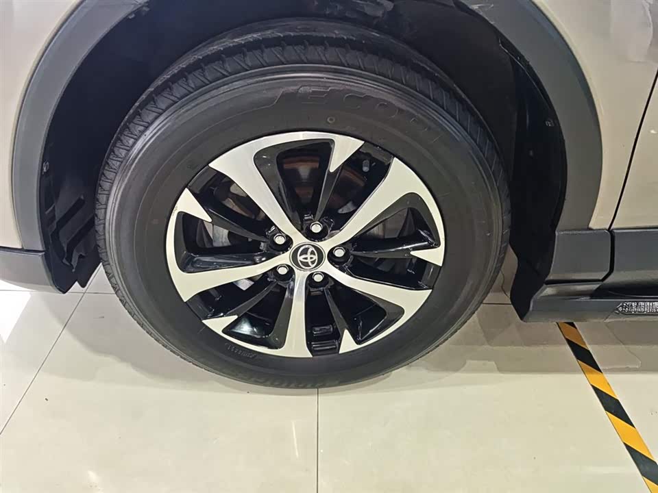 Toyota RAV4 Rongfang