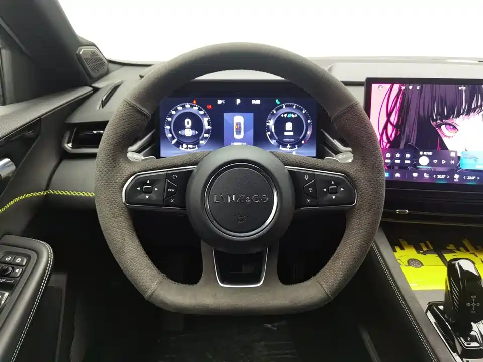 Lynk & Co 03