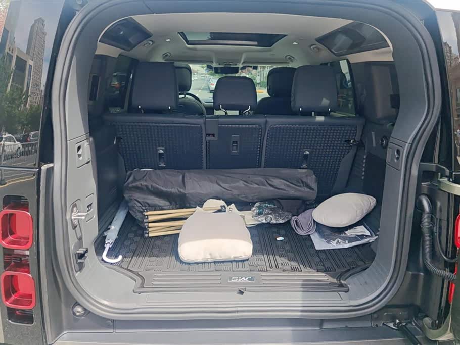Land Rover guard