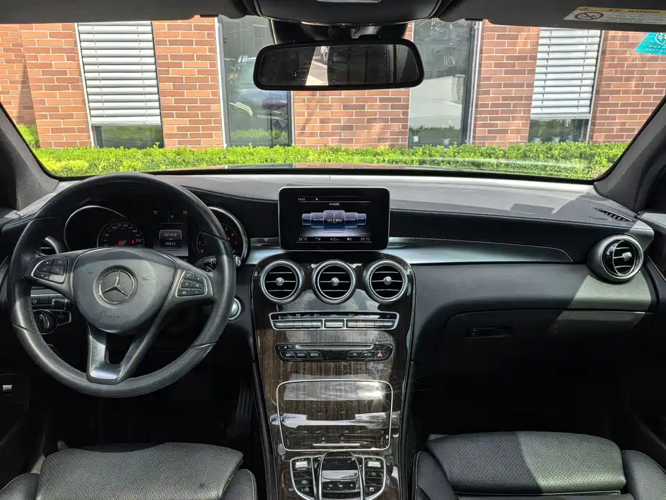 Mercedes-Benz GLC Mercedes-Benz GLC