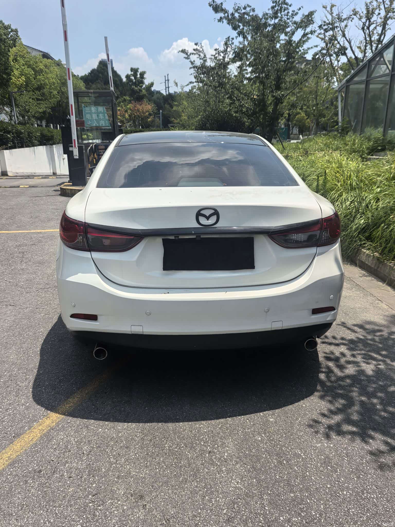 Mazda Atenza, 2015 10