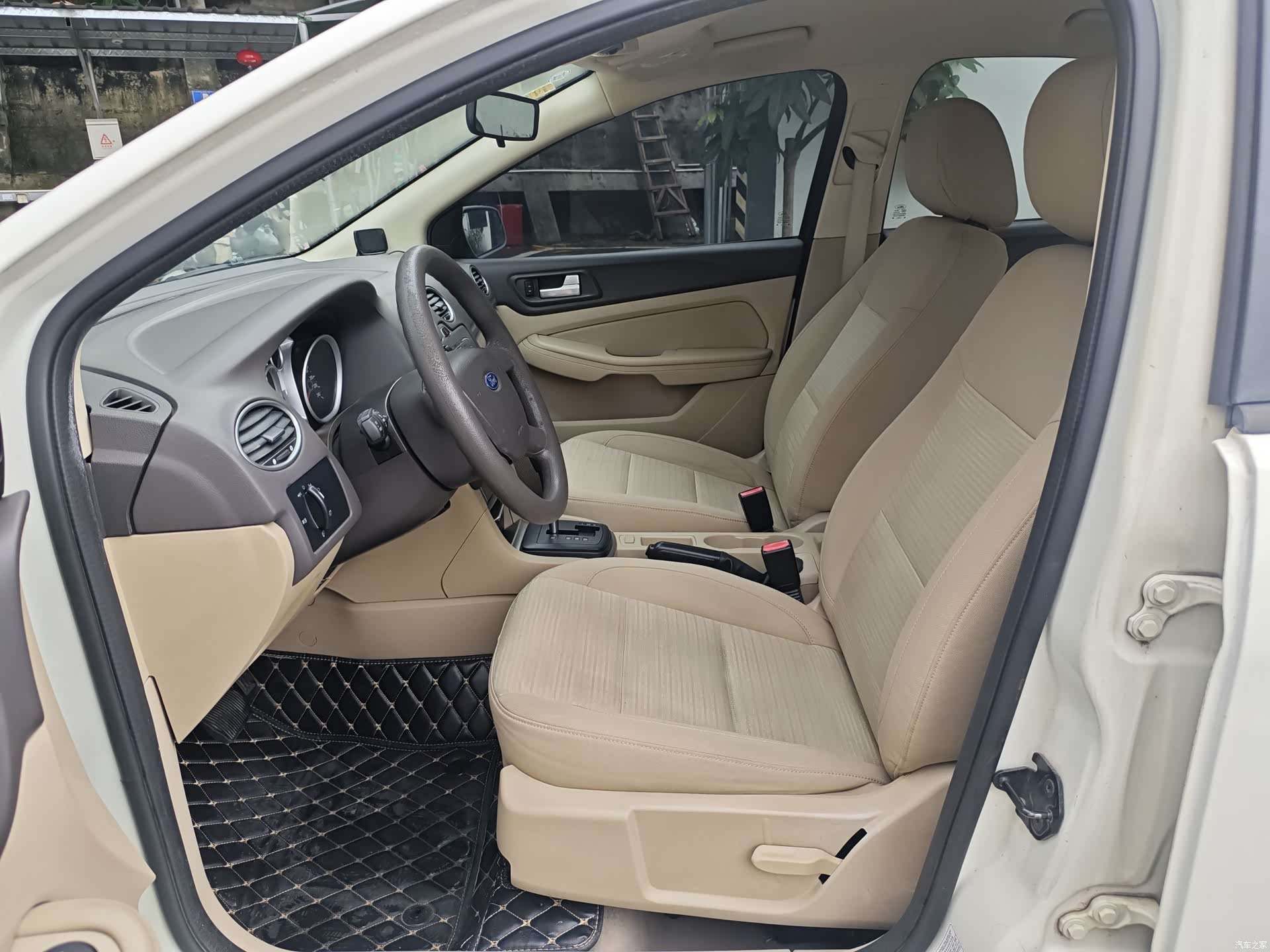 Ford Focus, 2014 7