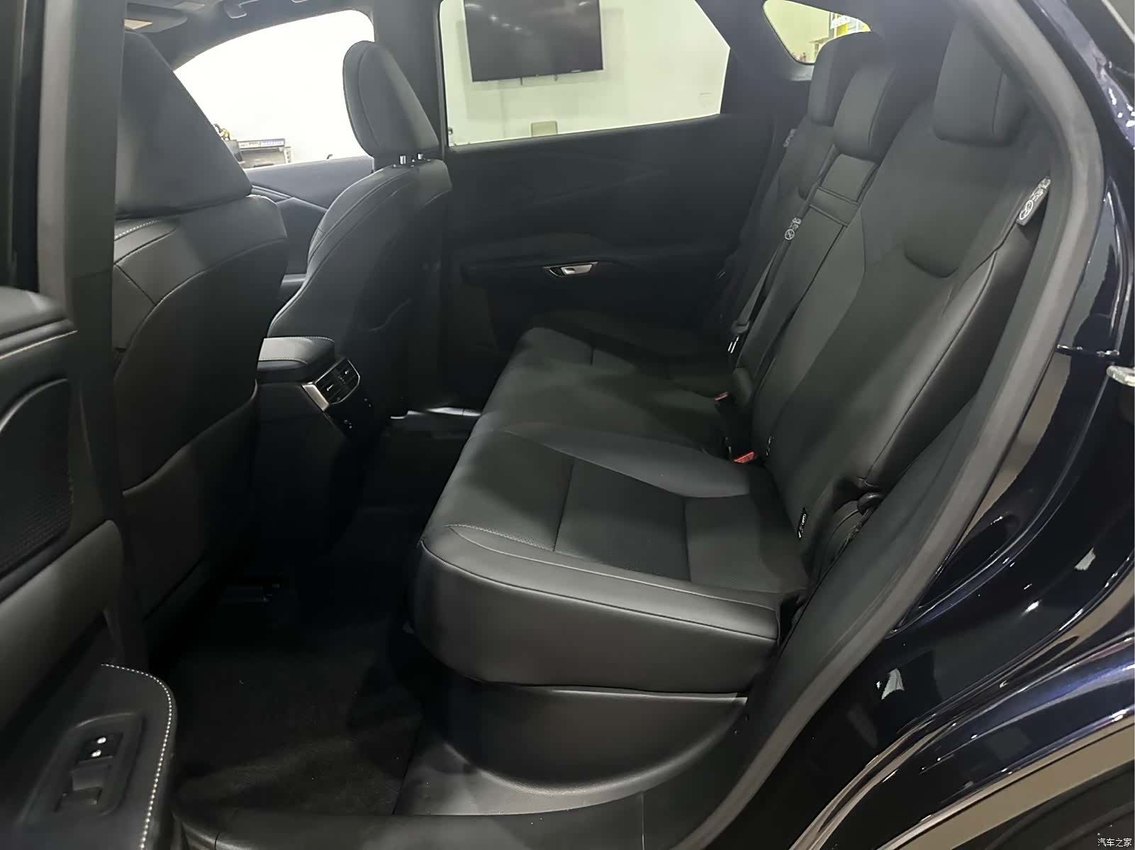 Lexus RX, 2025 7