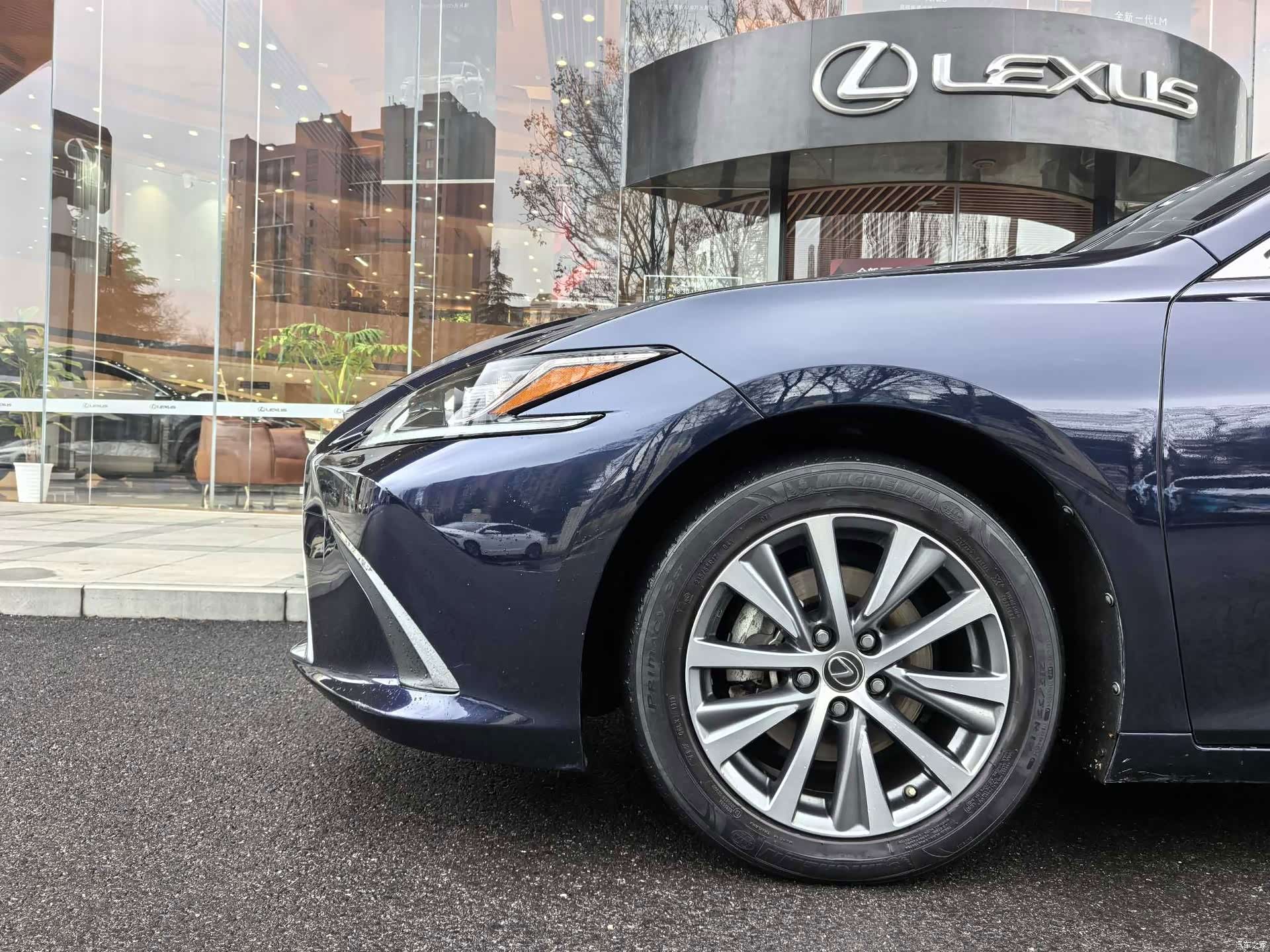 Lexus ES, 2020 7