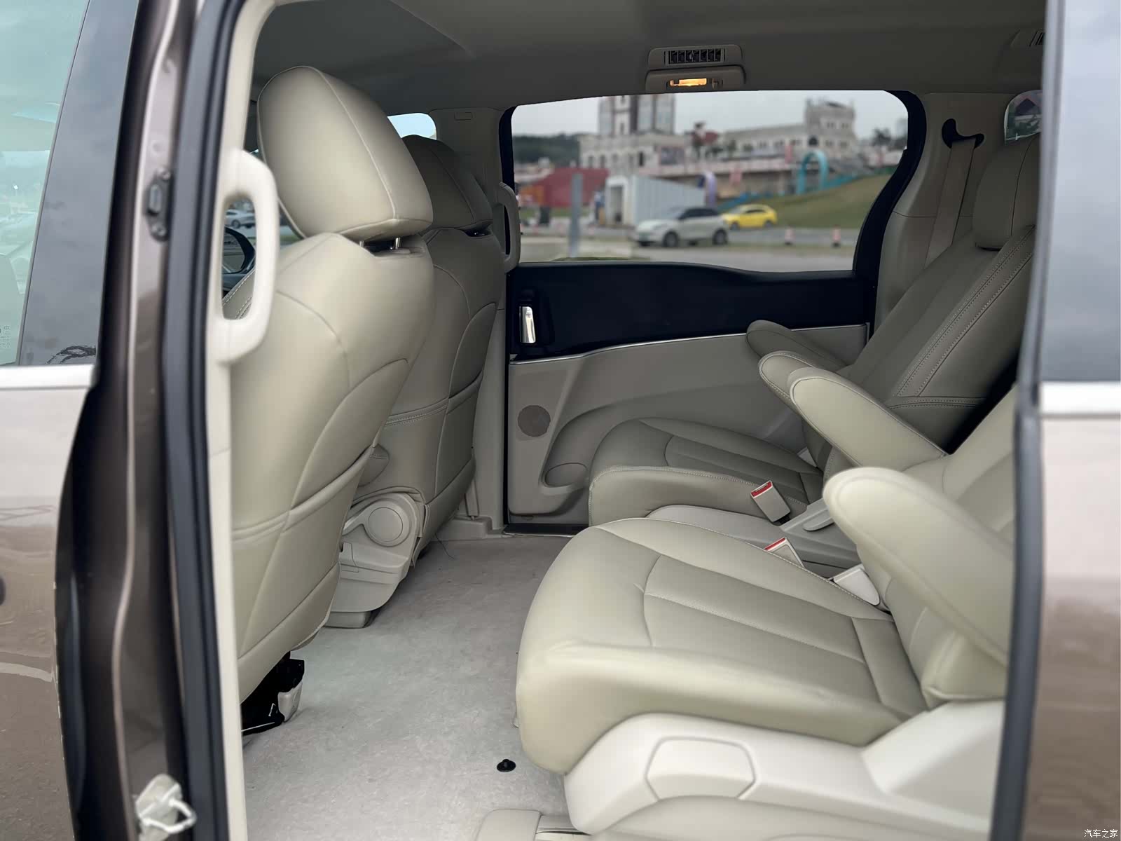 Buick GL8, 2022 13