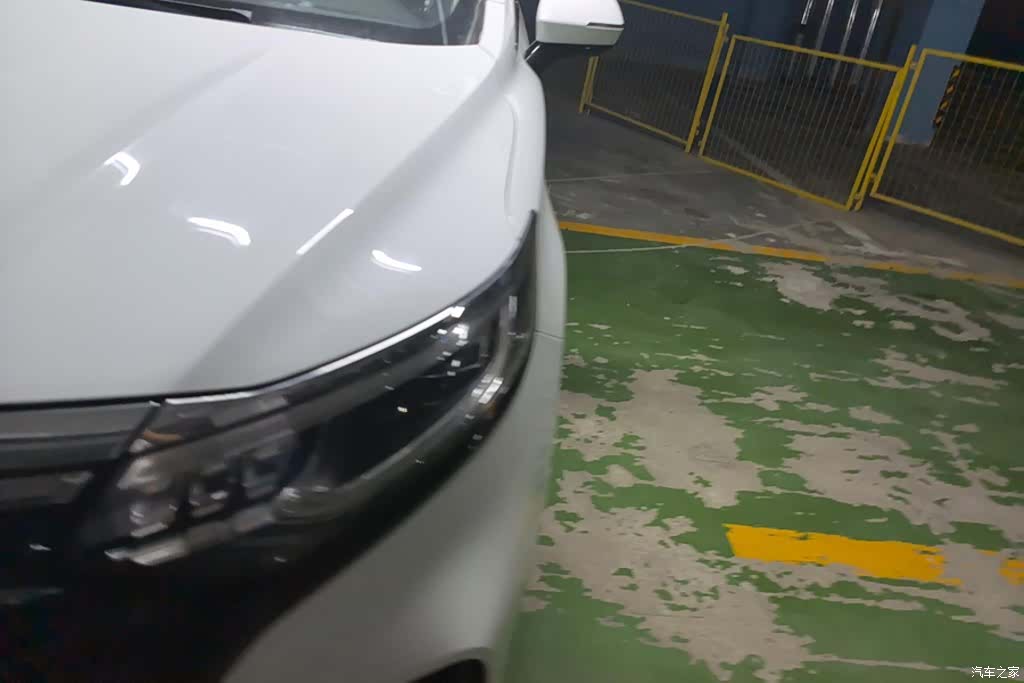 Roewe iMAX8, 2021 все фото