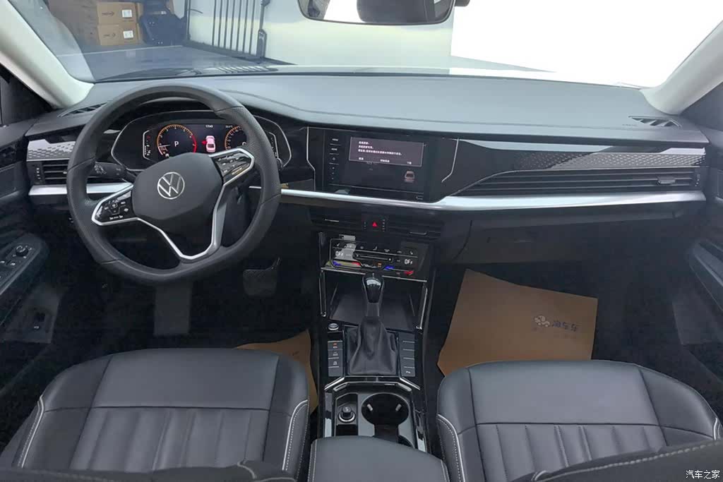 Volkswagen Passat, 2023 12