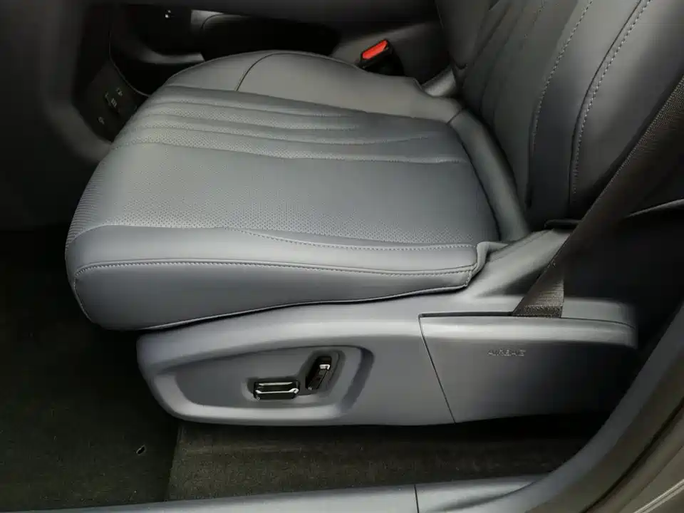 Geely Galaxy Galaxy E5