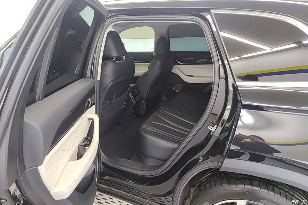 Geely Xingyue L, 2023 11