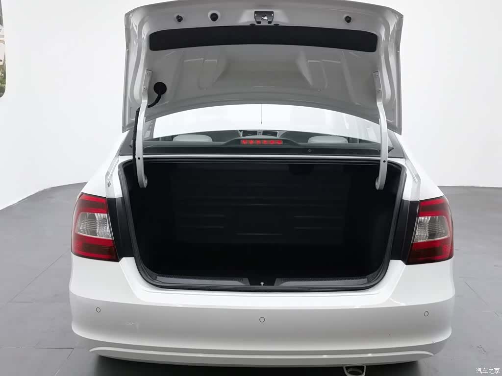 Skoda Rapid, 2014 16
