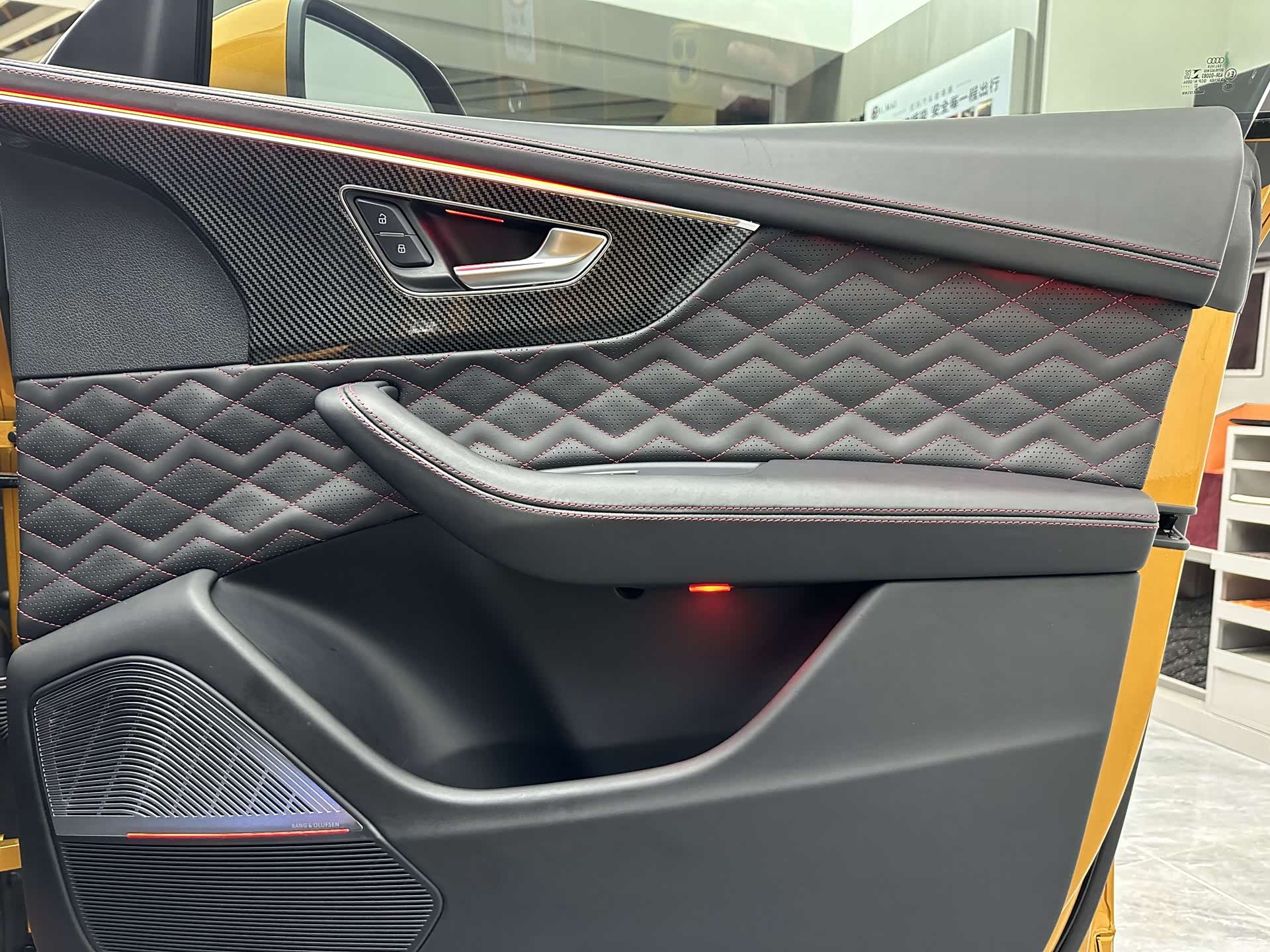 Audi Q8, 2025 22