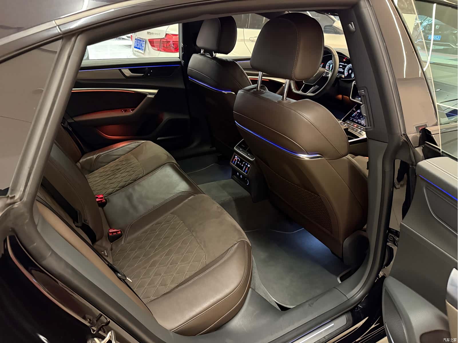 Audi A7L, 2023 12