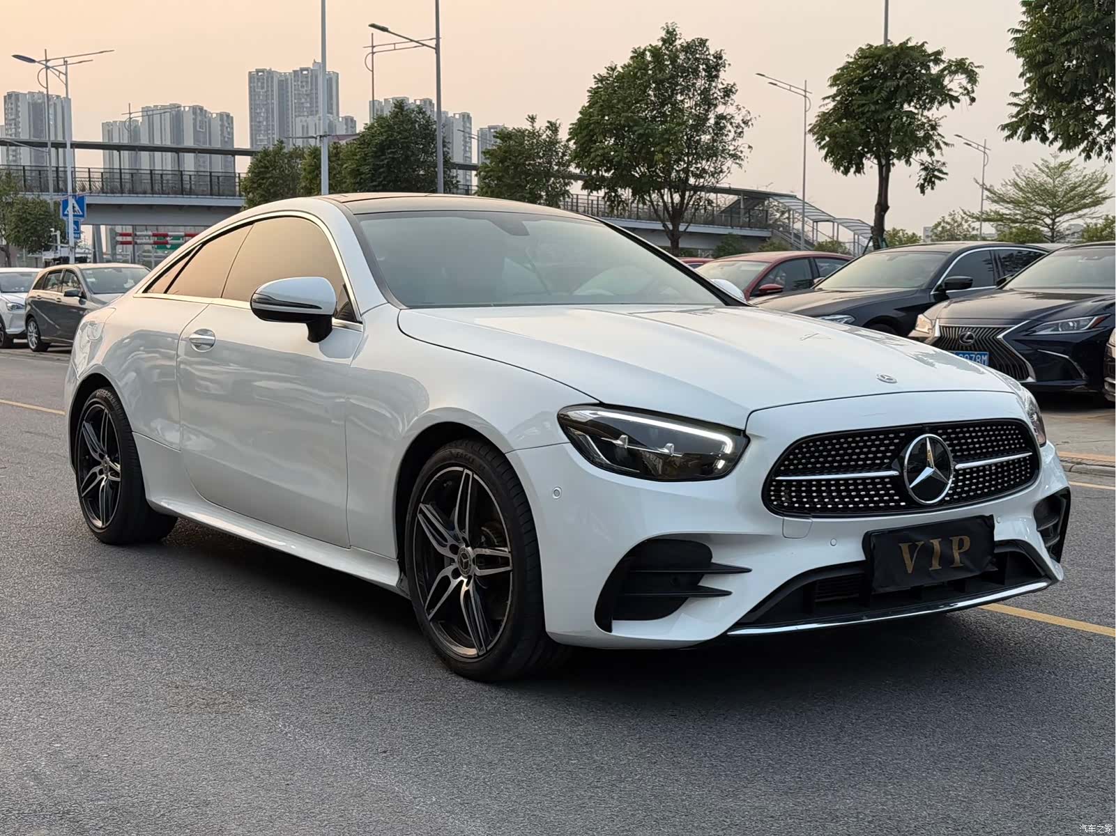 Mercedes-Benz E-Class, 2022 3