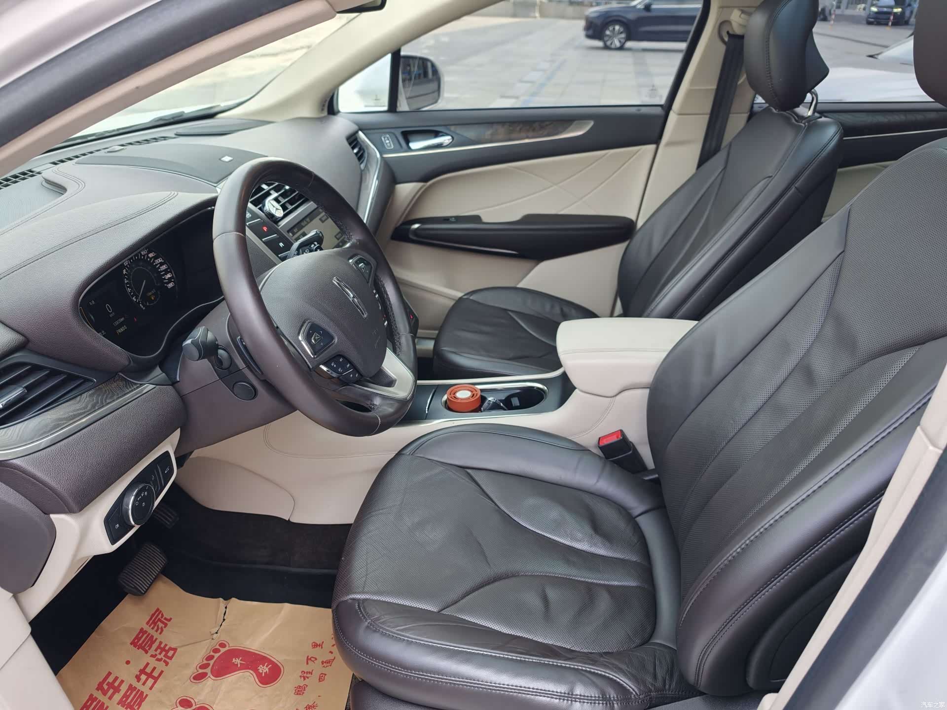 Lincoln MKC, 2017 9