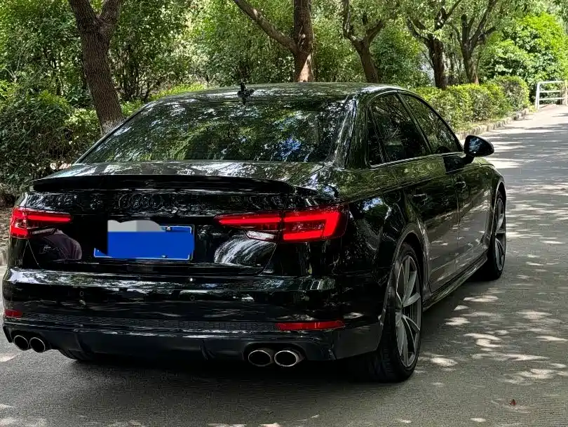 Audi S4 Audi S4