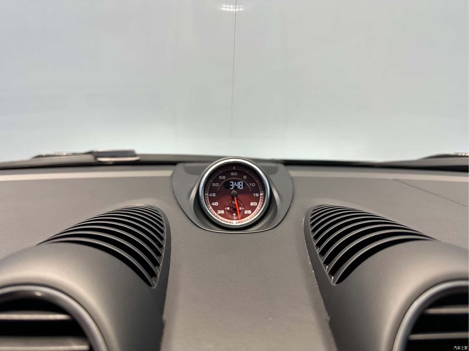 Porsche Cayman, 2024 11
