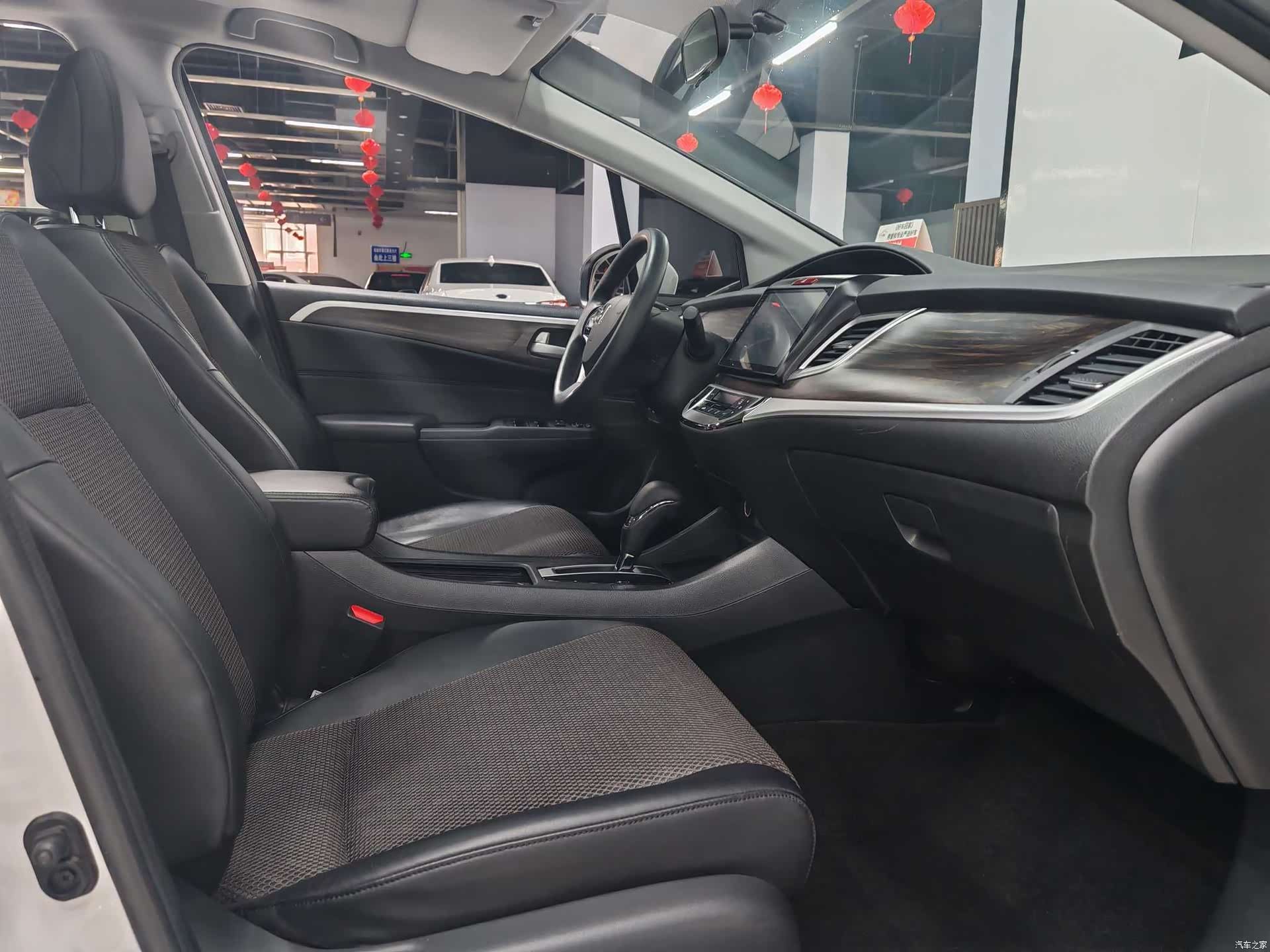 Honda Jade, 2018 11
