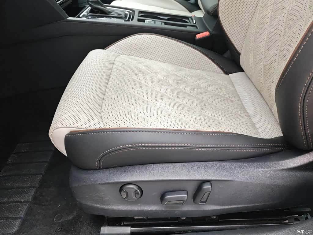 Volkswagen Magotan, 2023 20