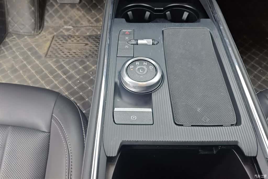 Ford Mondeo, 2024 16