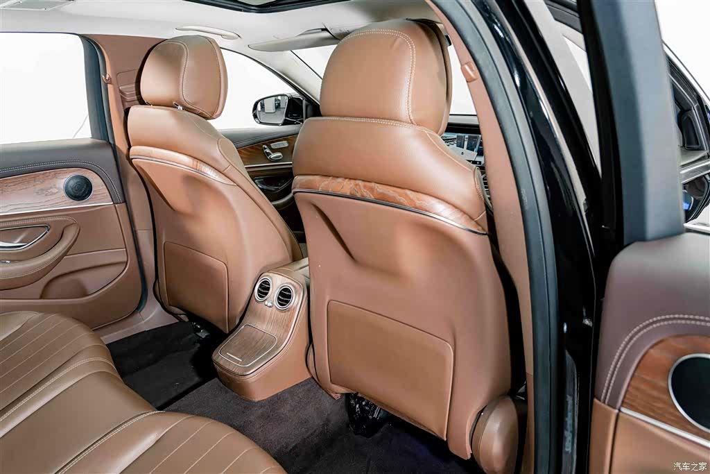 Mercedes-Benz E-Class, 2022 20