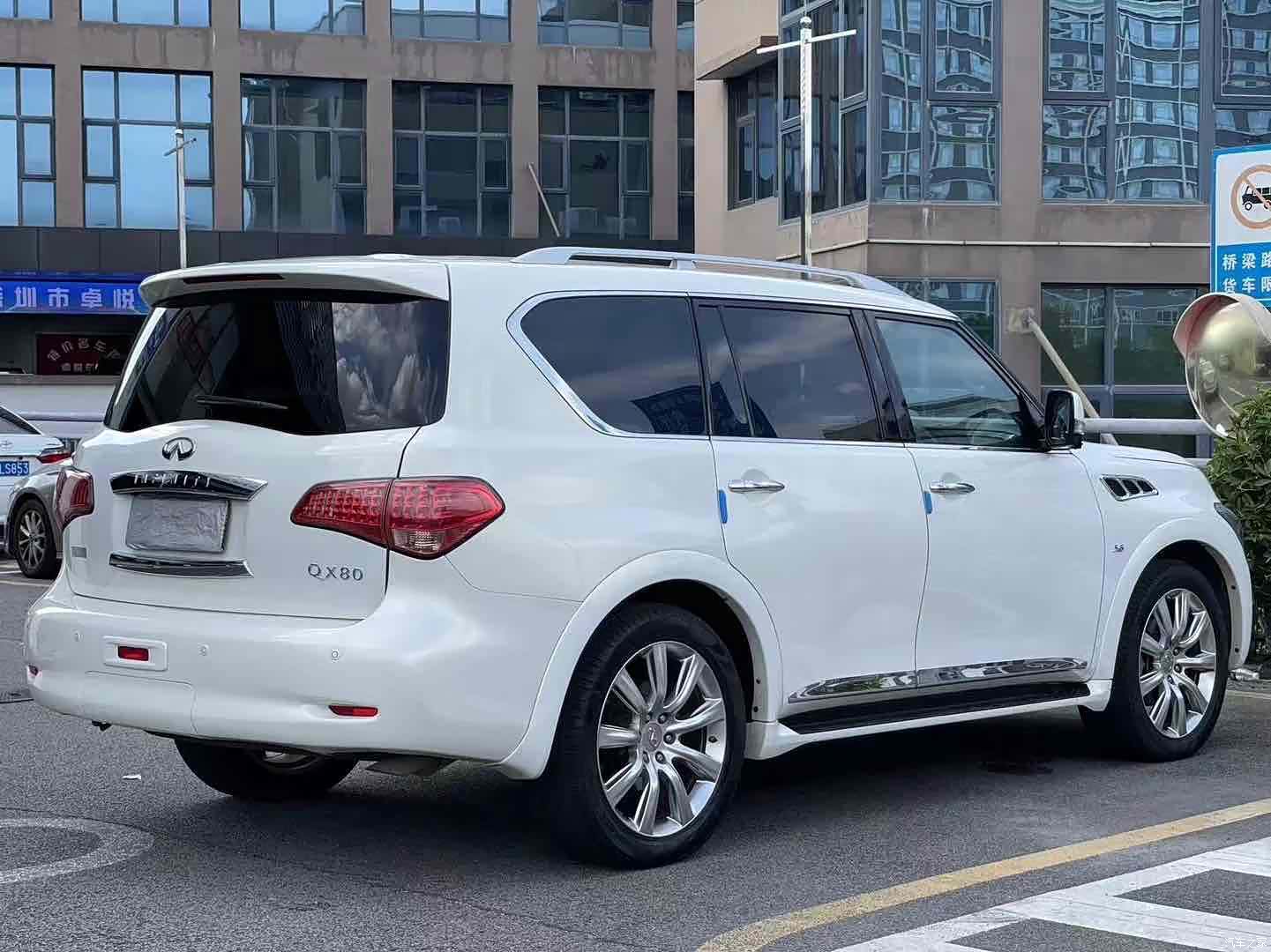 Infiniti QX80, 2014 9