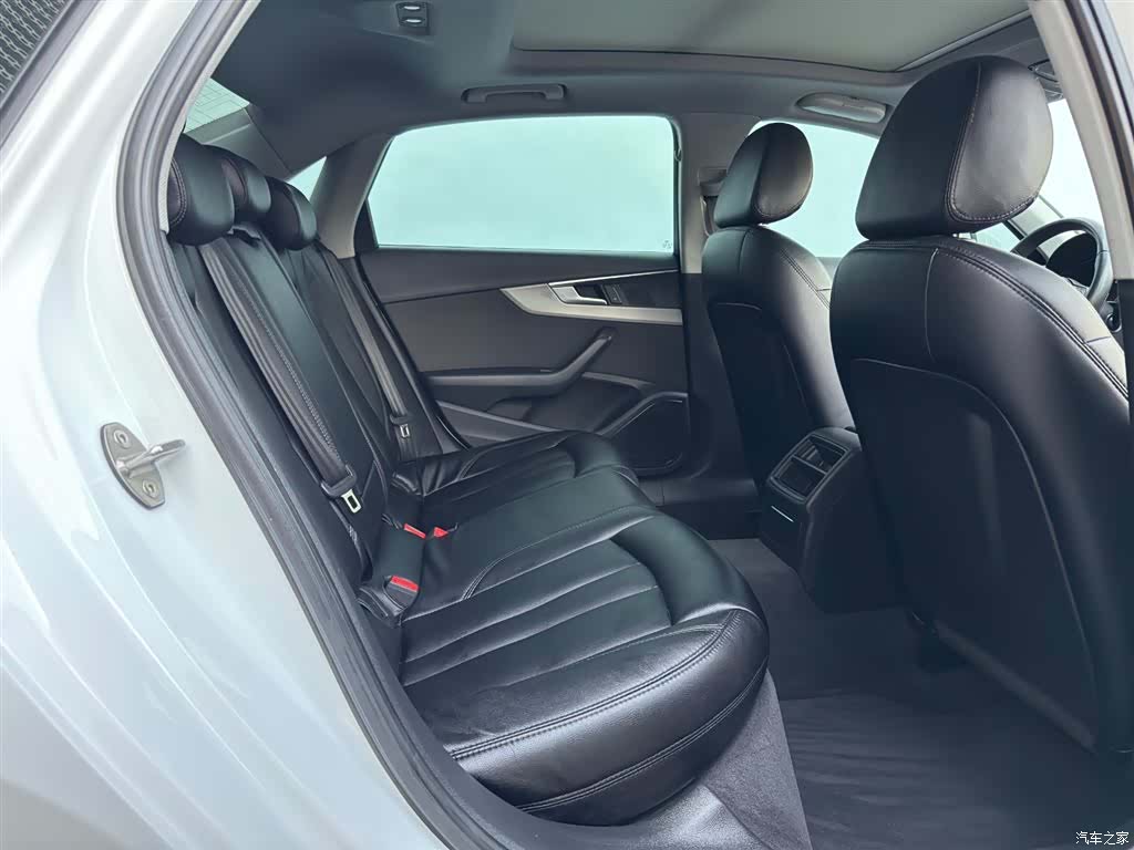 Audi A4L, 2019 13