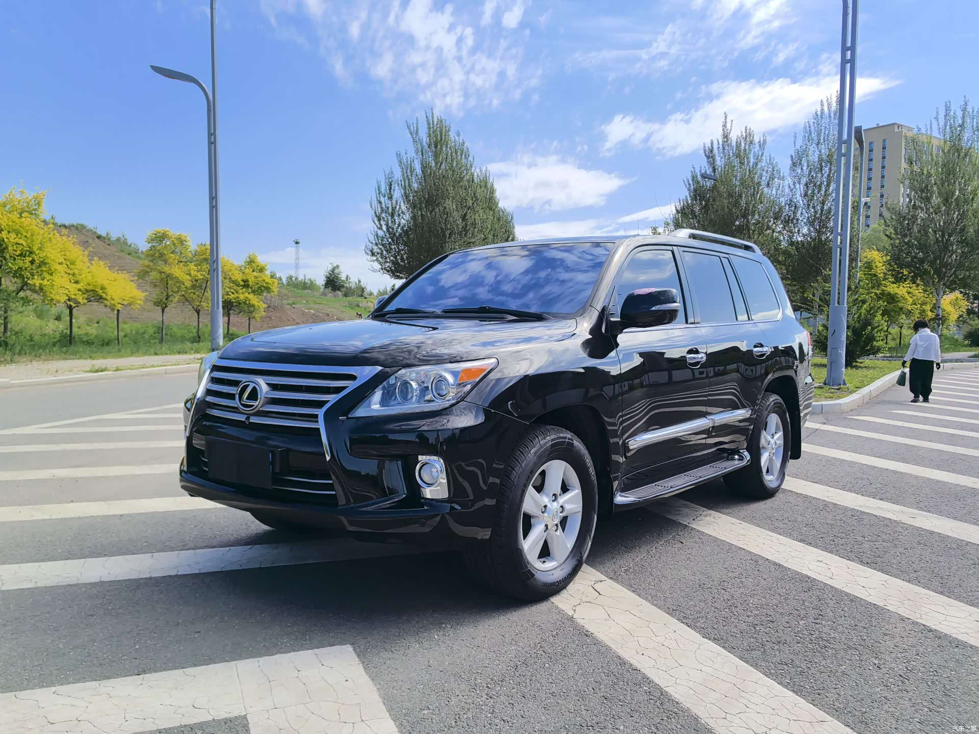 Lexus LX, 2012 1
