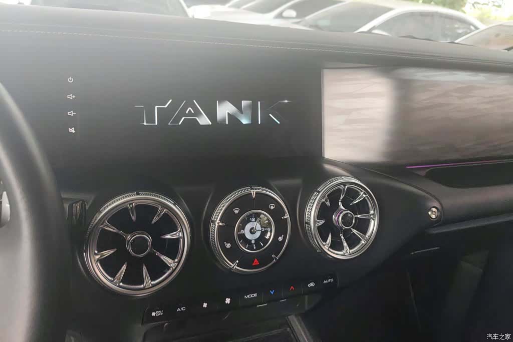 Tank 300, 2023 13