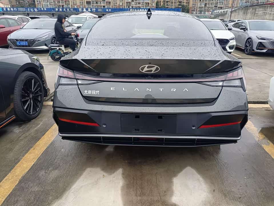 Hyundai Elantra