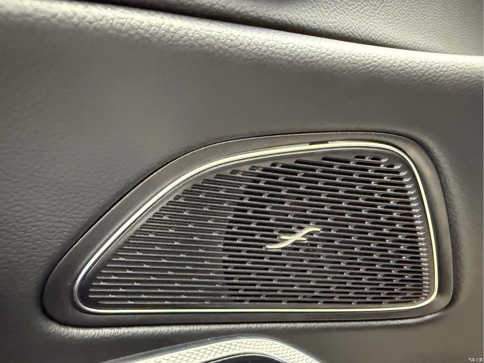 Mercedes-Benz E-Class, 2024 9