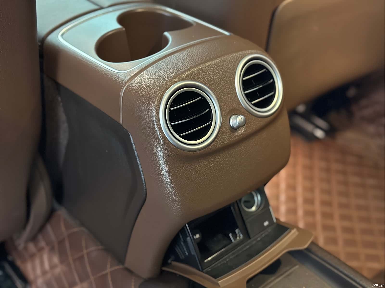 Mercedes-Benz E-Class, 2020 10