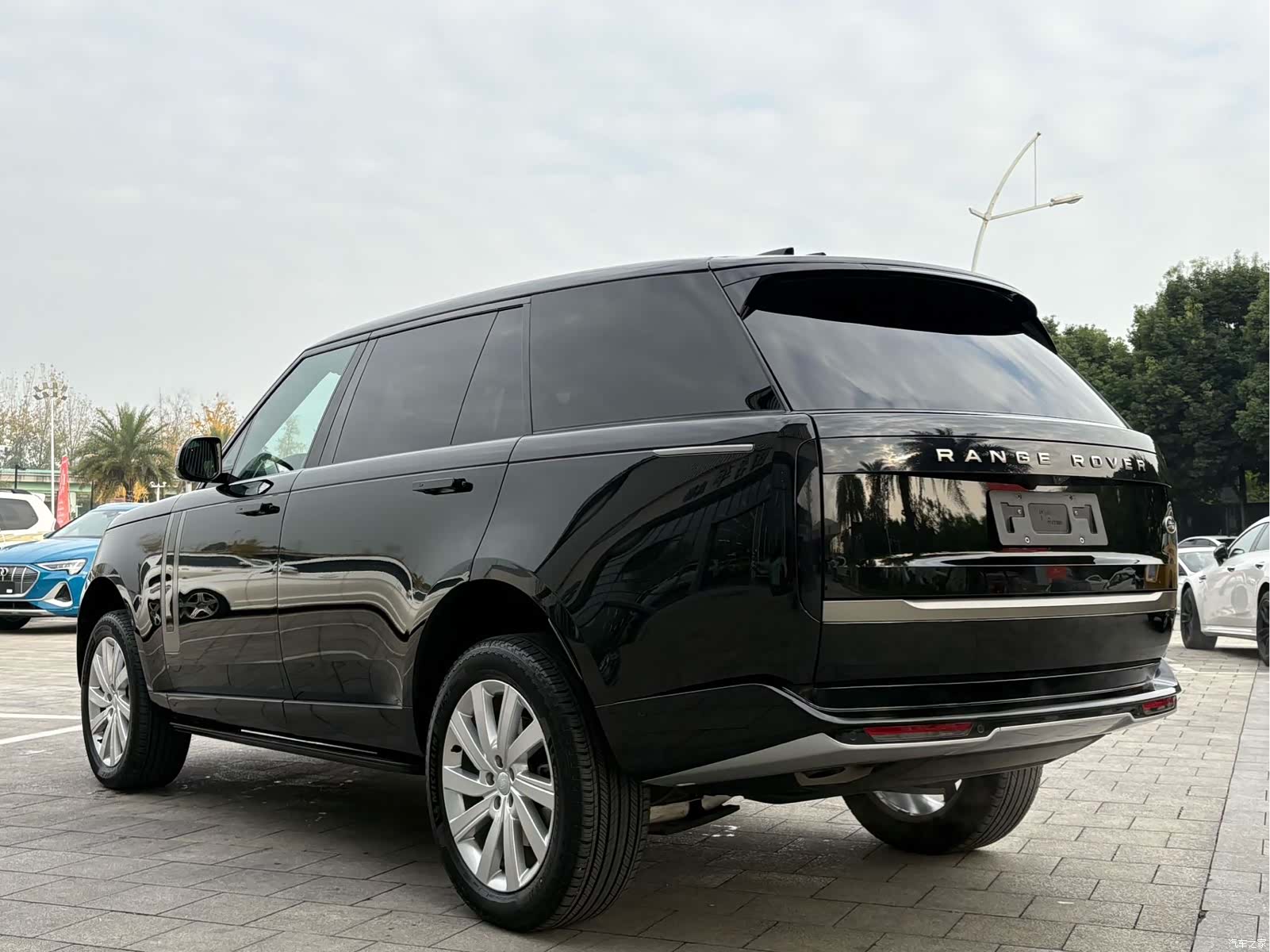 Land Rover Range Rover, 2024 3
