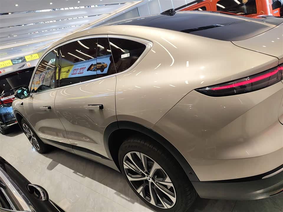 NIO EC7