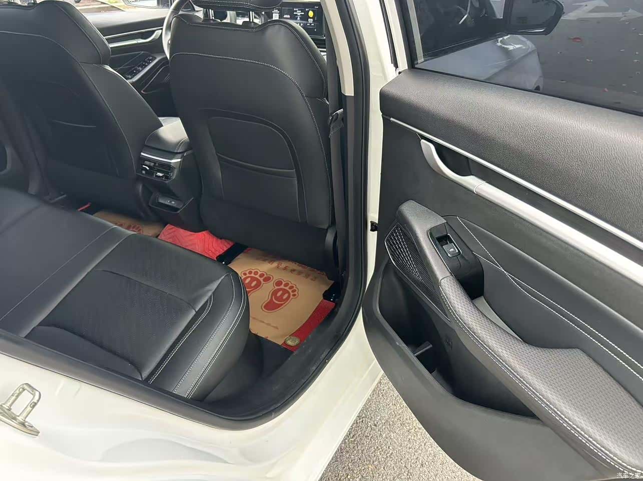Geely Emgrand, 2021 9