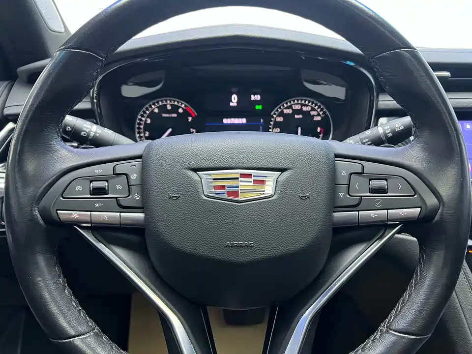 Cadillac XT6
