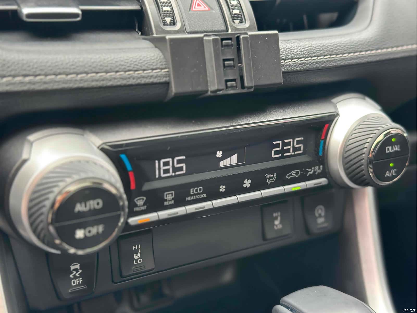 Toyota RAV4, 2022 14