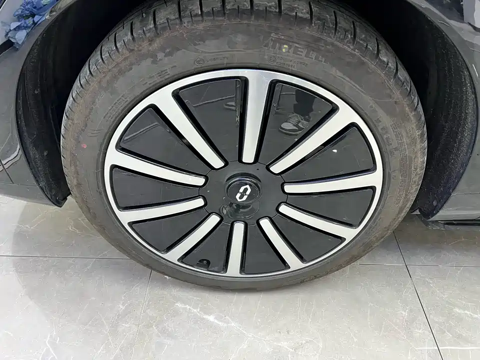 AITO Ask the world M9