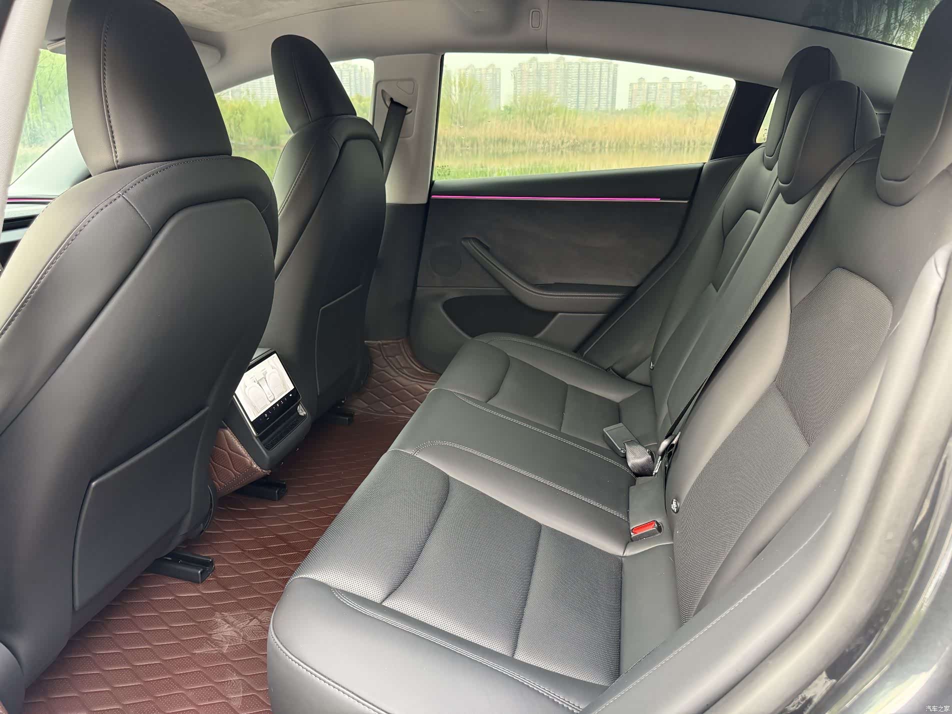 Tesla Model 3, 2025 12