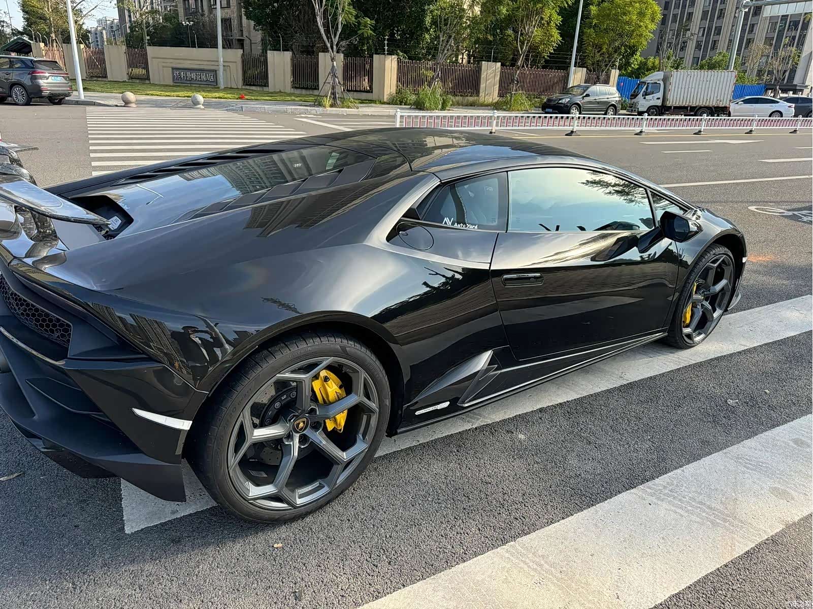 Lamborghini Huracán, 2023 4