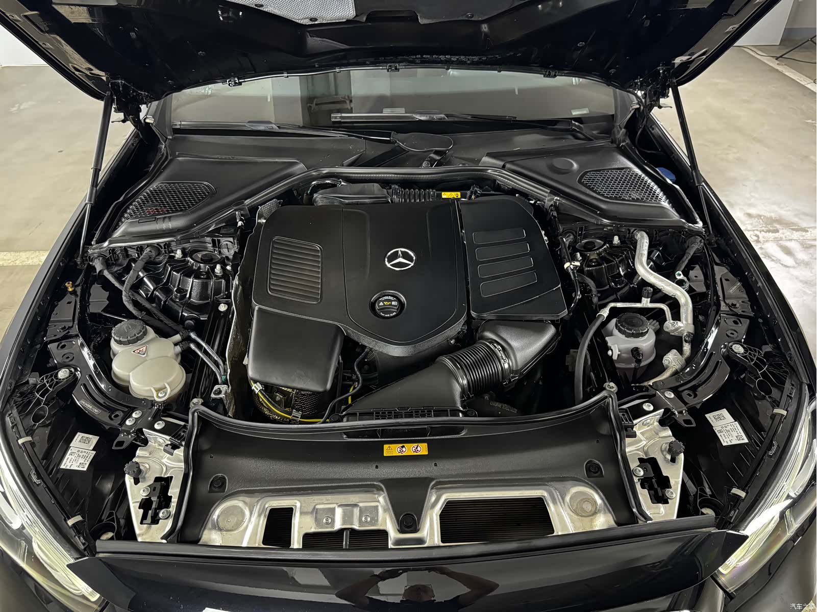 Mercedes-Benz E-Class, 2024 16