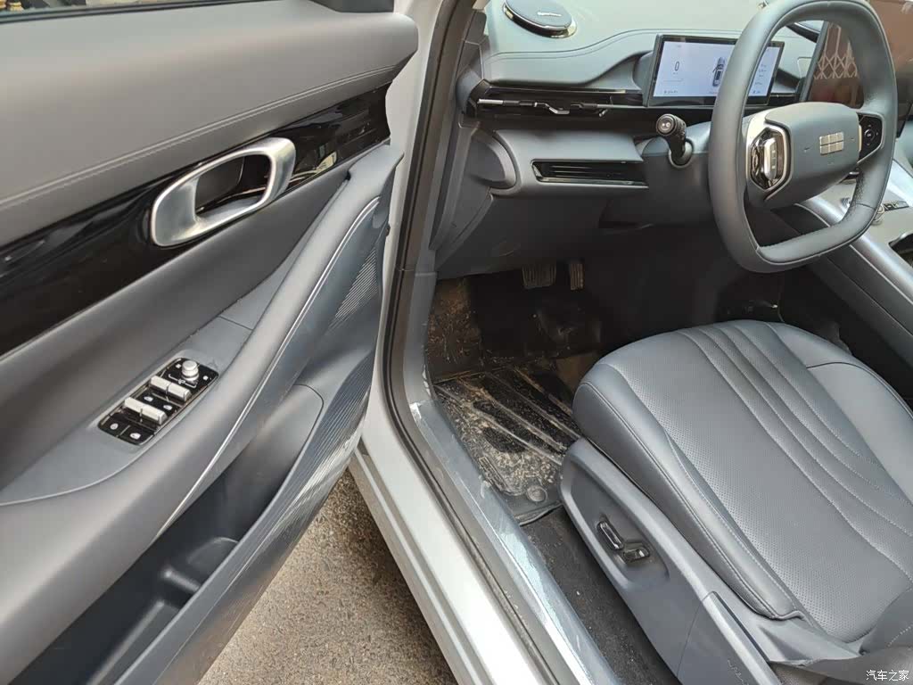 Geely Galaxy E5, 2025 17