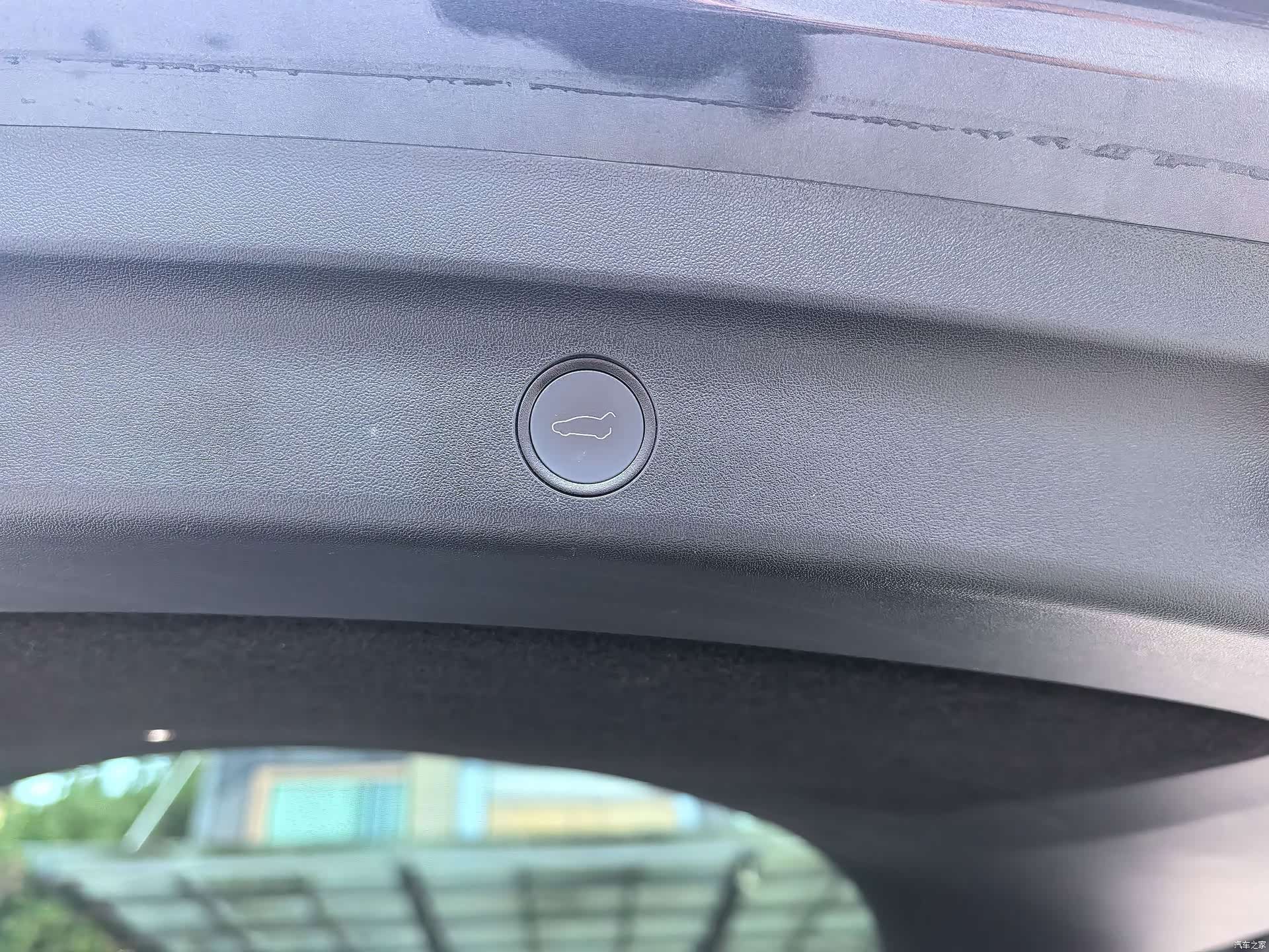 Tesla Model Y, 2024 19