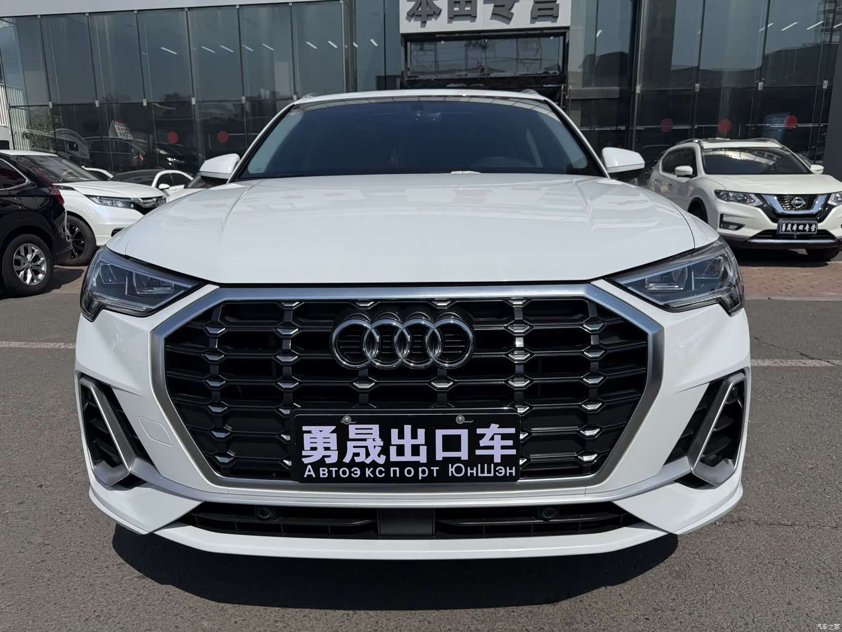 Audi Q3, 2022 2