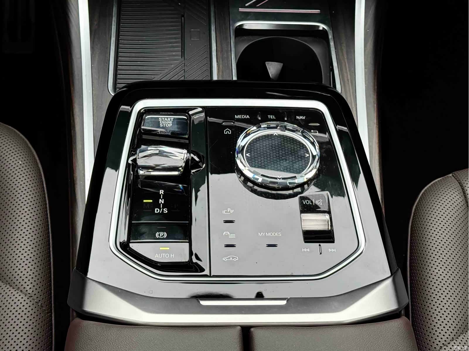 BMW 7 Series, 2024 12