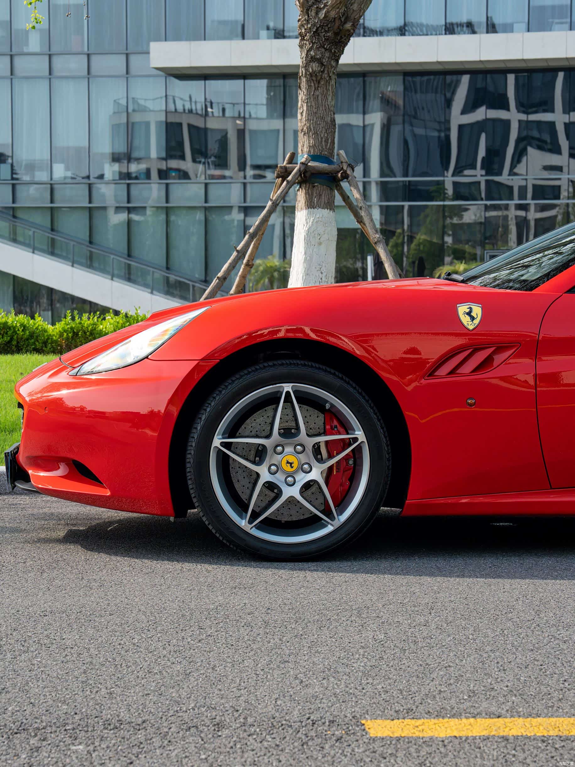Ferrari California, 2011 3