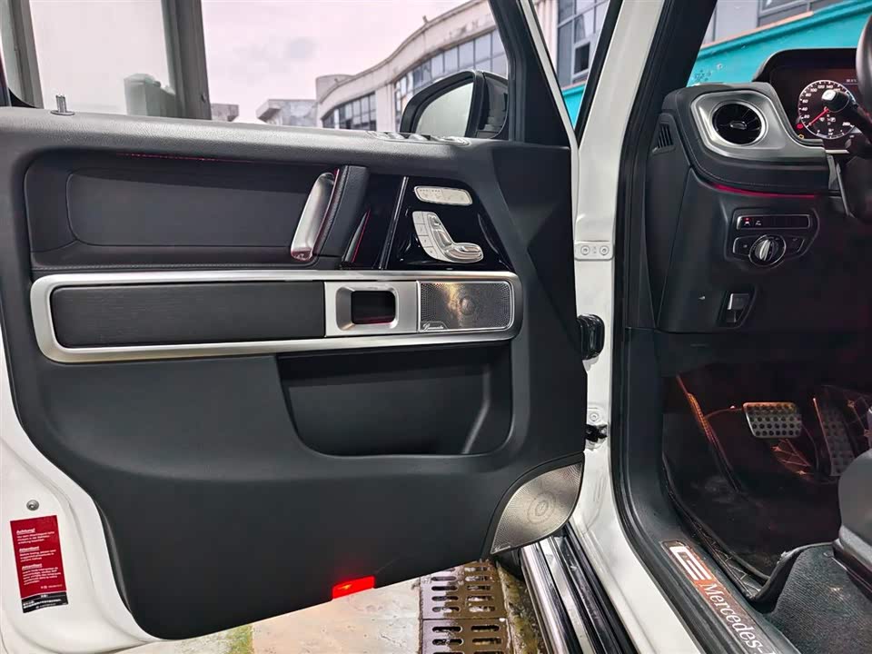 Mercedes-Benz G-class