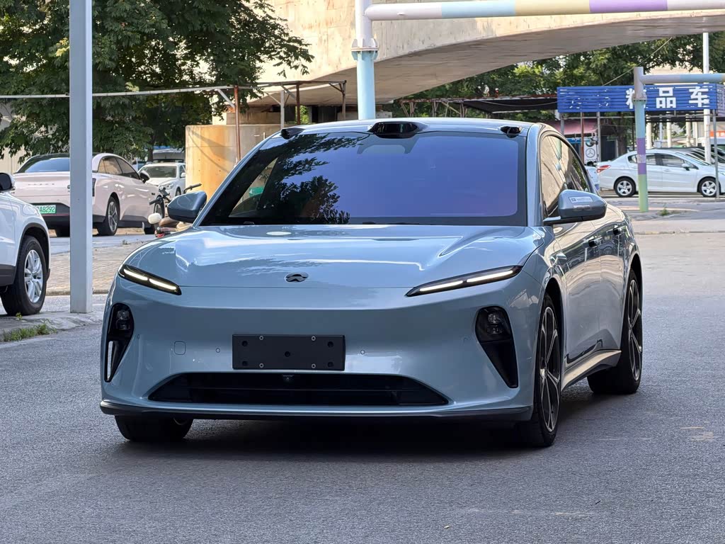 NIO ET5