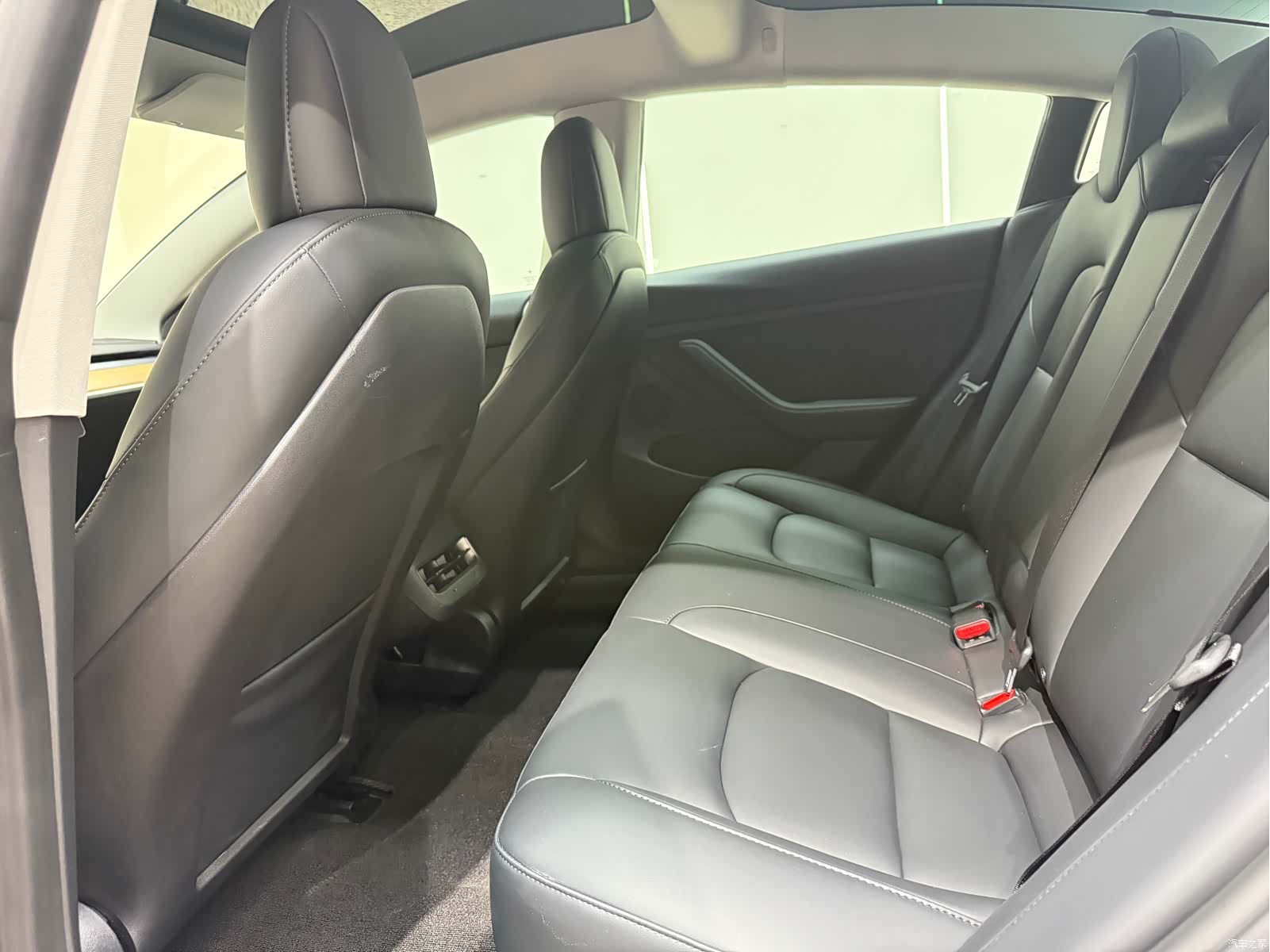 Tesla Model 3, 2022 9